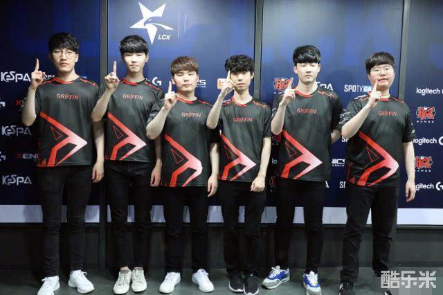 展现力量与 展现力量与